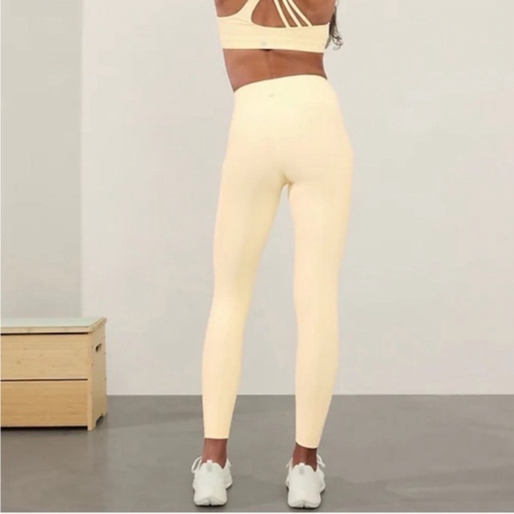 Athleta Interval Stash 7/8 Tight Leggings Butter Yellow
